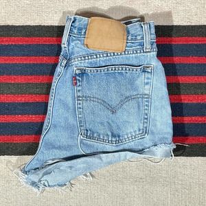 29w 90s Vintage Levi's 560 Women's Cutoffs